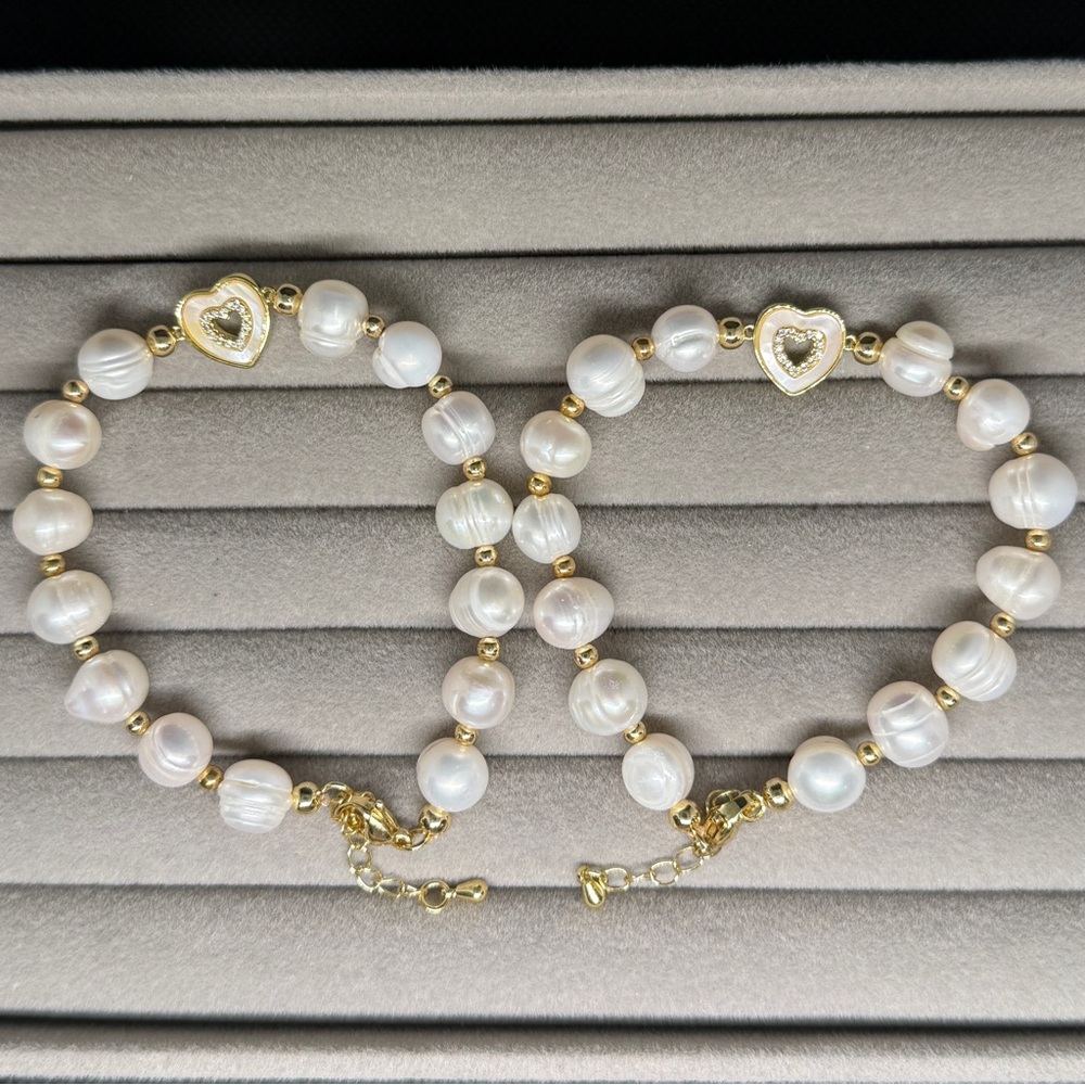Elegant Gold and White Pearl Heart Bracelet Set